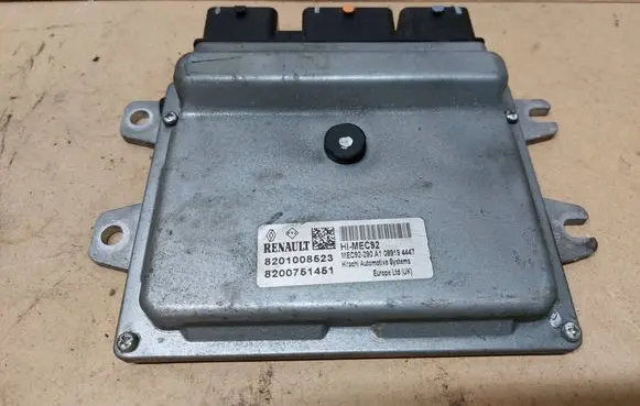 Renault Laguna III Engine control unit/module ECU 8201008523 8200751451 MEC92290