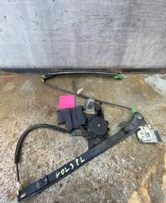 Volkswagen Golf III Front door window regulator with motor 114524101