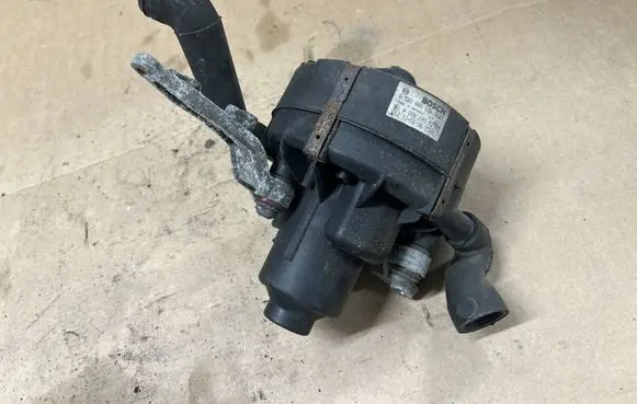 Mercedes-Benz GL X164 Secondary air pump A0001405185 0001405185