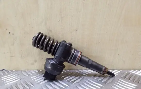 Audi A3 S3 8L Fuel injector 038130073AQ 0414720213
