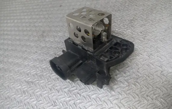 Citroen C4 Grand Picasso Coolant fan relay 9673999880