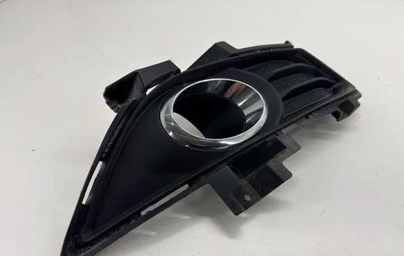 Ford Fusion II Front fog light trim/grill DS7319952BBW DS7Z17B814BB