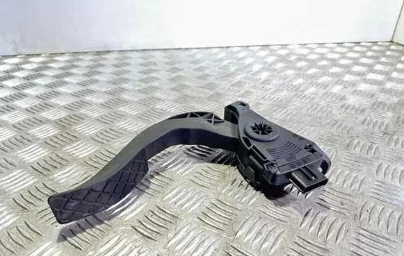 Audi A6 S6 C6 4F Accelerator throttle pedal 8K1723523