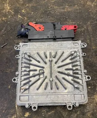 Volvo XC70 Engine control unit/module 0281012765 1039S18372 30785100A