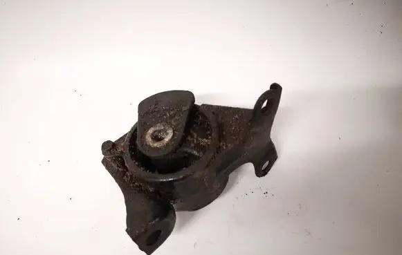 Toyota Avensis Verso Engine mount bracket 