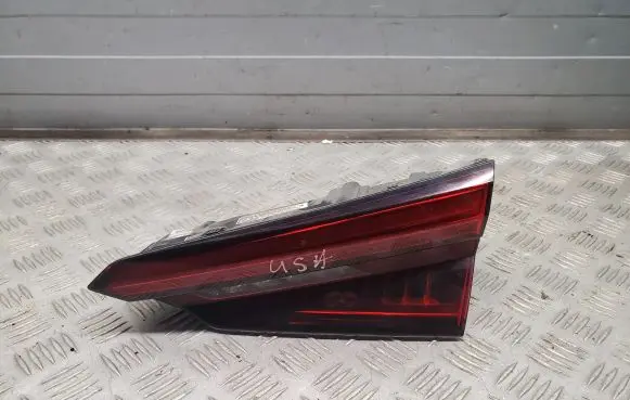 Audi A5 Tailgate rear/tail lights 8W6945094F