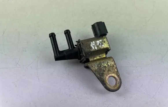 Subaru Legacy Turbo solenoid valve K5T48479