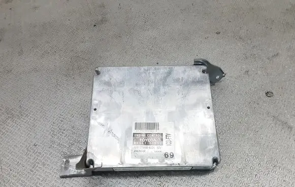Toyota Avensis T250 Engine control unit/module 8966105690