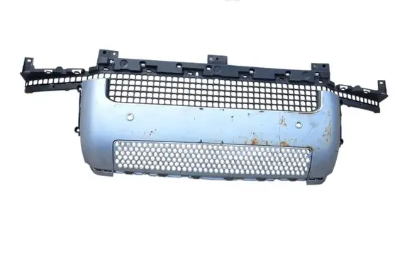 Land Rover Defender Front bumper upper radiator grill L8B217F791A
