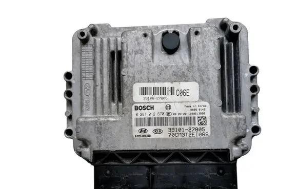 Hyundai Santa Fe Engine control unit/module 0281012670 1039S13996 86050145