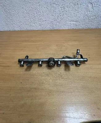 Mercedes-Benz C W203 Fuel injector supply line/pipe F4926
