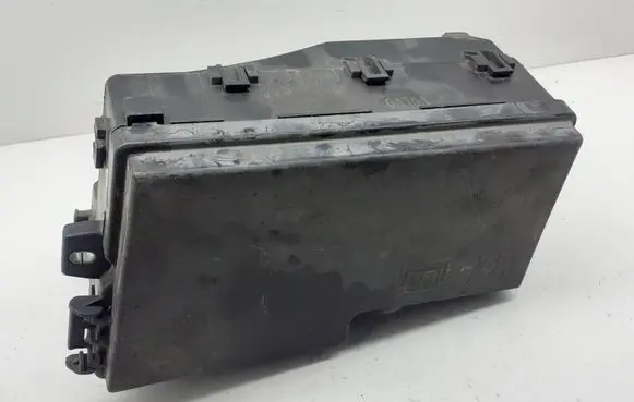 Volvo V50 Fuse module 8688039 BP4K66767 30679813
