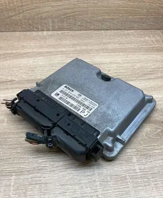 Opel Omega B2 Engine control unit/module ECU 24417198 0281010273