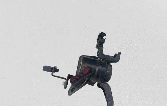 Toyota Auris E180 Engine mount vacuum valve 
