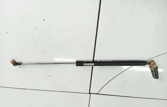 Subaru Forester SG Tailgate/trunk strut/damper 