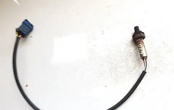 Volvo S70 V70 V70 XC Lambda probe sensor 9135329