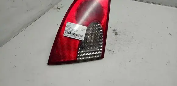 Toyota Avensis T220 Tailgate rear/tail lights