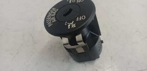Passenger airbag on/off switch
