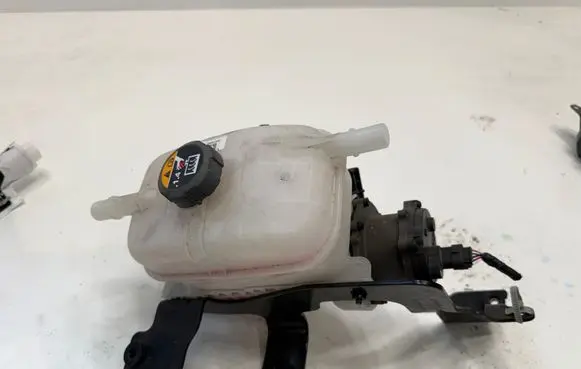 KIA Niro Coolant expansion tank/reservoir 25429AO000