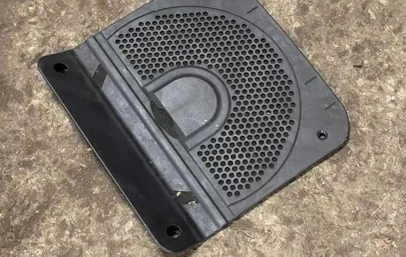 BMW 4 F32 F33 Subwoofer grill/trim 9290908