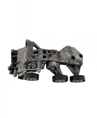 Mercedes-Benz B W245 Generator/alternator bracket A6402002370