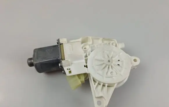 Mercedes-Benz C W204 Rear door window regulator motor A2048200542