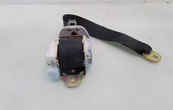 Toyota Corolla Verso E121 Third row seat belt M4309