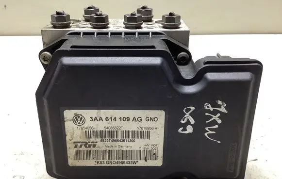 Volkswagen PASSAT B7 ABS Pump 3AA614109AG