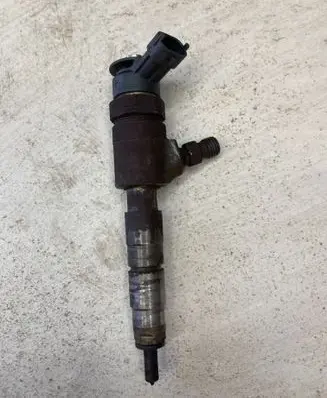 Citroen Berlingo Fuel injector 0445110739