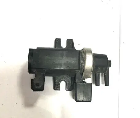 BMW 5 E39 Turbo solenoid valve 72279600 2247906