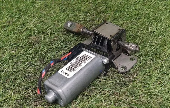 Volkswagen PASSAT CC Seat adjustment motor 988582104 D336600