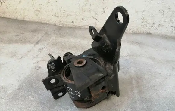 Toyota Corolla Verso AR10 Engine mount bracket 123720G010