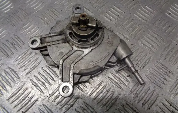 Toyota Avensis T250 Vacuum pump
