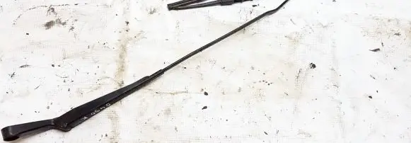 Volkswagen Golf III Front wiper blade arm
