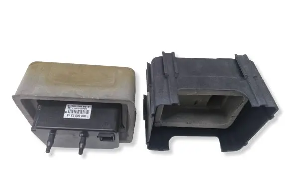 Mercedes-Benz E W212 Central locking vacuum pump 0008003348 3093020017 A53998200010