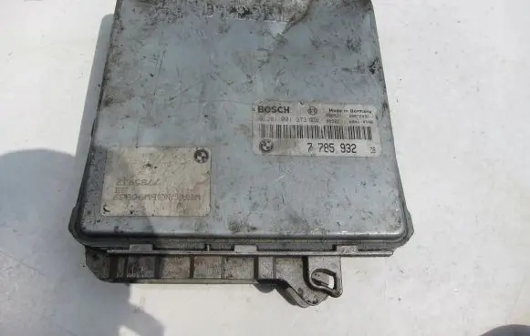 BMW 5 E39 Engine control unit/module 7785932 0281001373