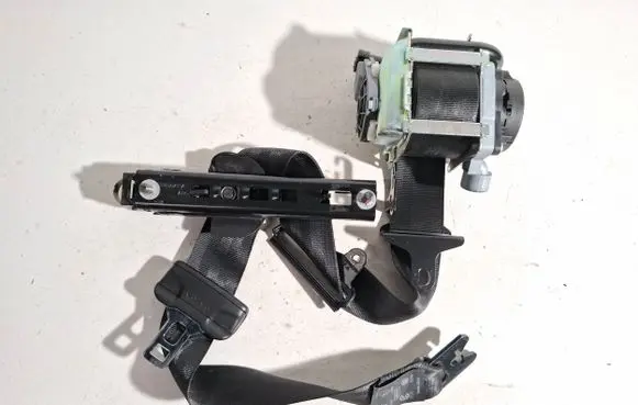 Volvo V60 Front seatbelt 616155800 39818843
