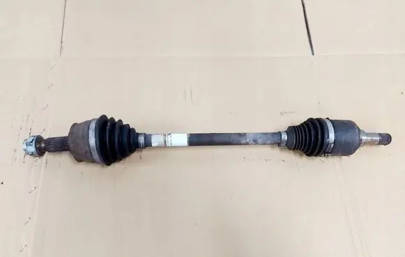Fiat 500L Front driveshaft