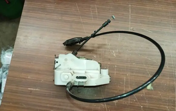 Renault Espace - Grand espace IV Front door lock 017973