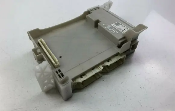 Toyota Yaris Other control units/modules 8273052N60B G560
