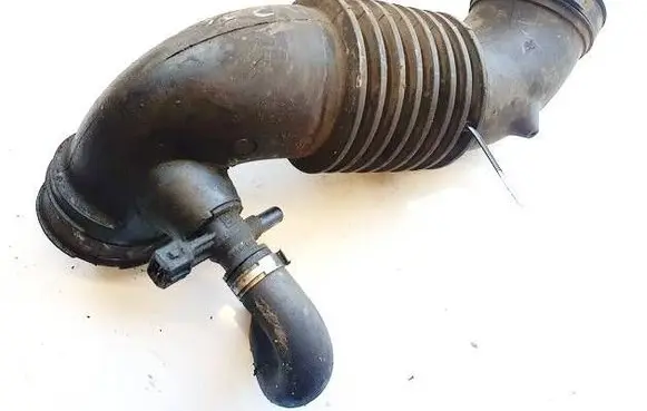 Air intake hose/pipe