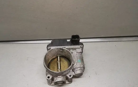 Nissan X-Trail T30 Throttle valve