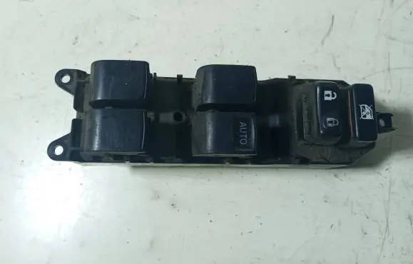 Toyota Auris 150 Electric window control switch 192830