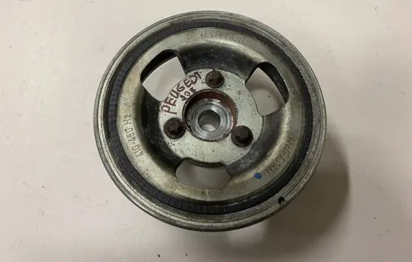 Peugeot 208 Crankshaft pulley 763855101