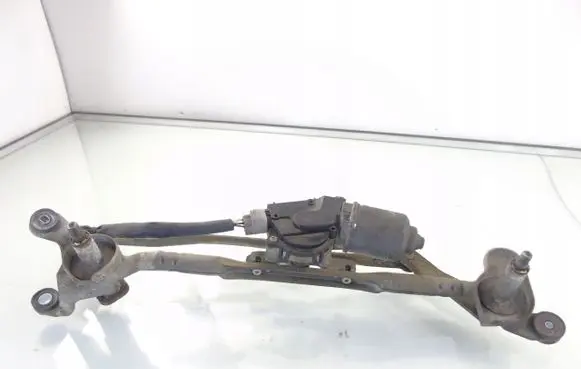 Mazda 5 Front wiper linkage and motor 1593000600