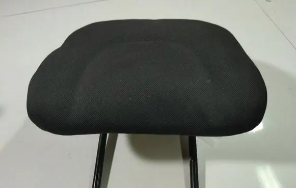 Jeep Grand Cherokee (WK) Front seat headrest 