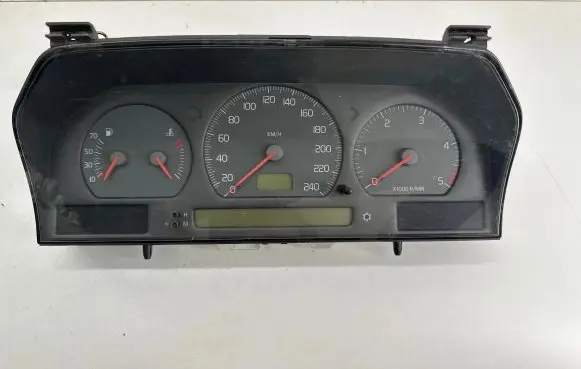 Volvo S70 V70 V70 XC Speedometer (instrument cluster) 9168386 69794700T