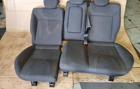 Ford Focus Second row seats 