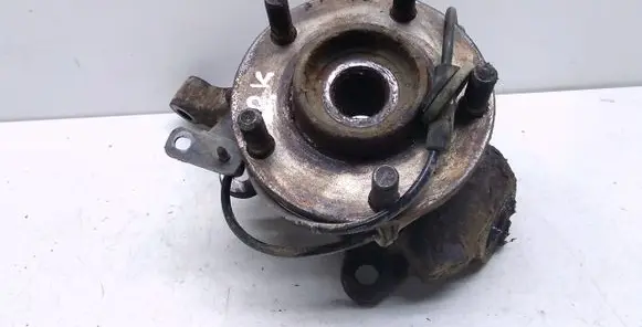 Nissan Almera Tino Front wheel hub