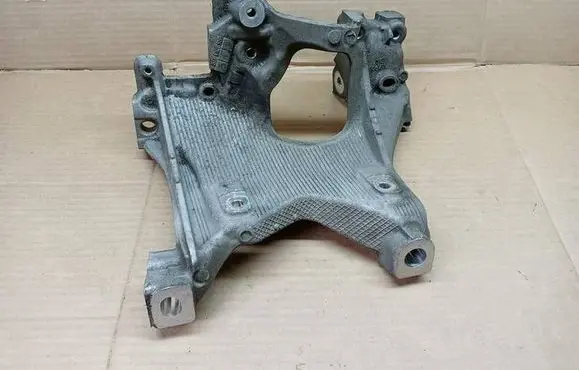 Audi A4 S4 B9 Engine mounting bracket 8W0399295E